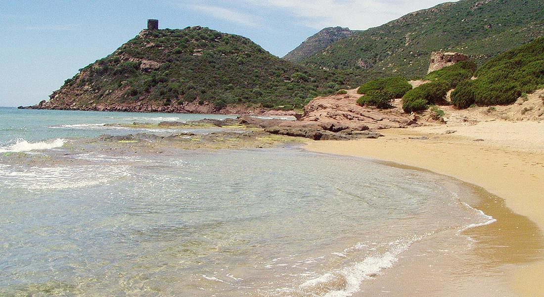  A PORTO FERRO LA PRIMA SPIAGGIA NATURISTA UFFICIALE DELLA SARDEGNA