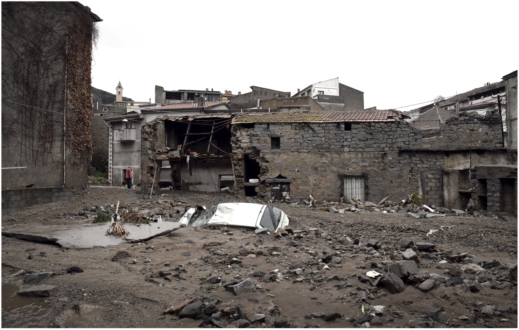  Maltempo | In Sardegna alluvione a Bitti, tre morti e un disperso