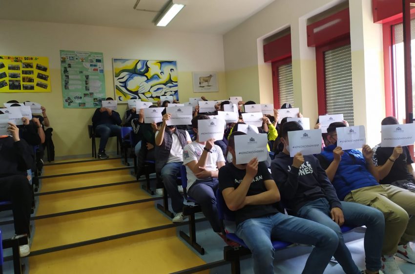  Sassari – La Polizia Locale continua la campagna nelle scuole sulla legalità