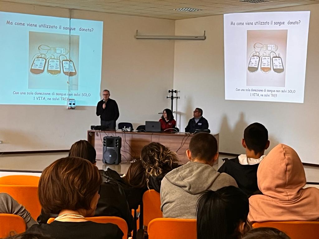 Conferenza donazione sangue all'istituto alberghiero di Sassari