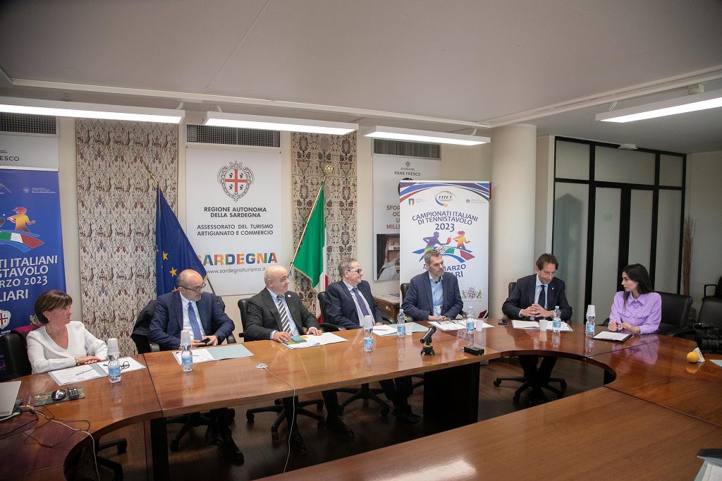 Campionati Italiani Assoluti di Tennistavolo - Il tavolo delle autorità (Nonsolofoto Cagliari)