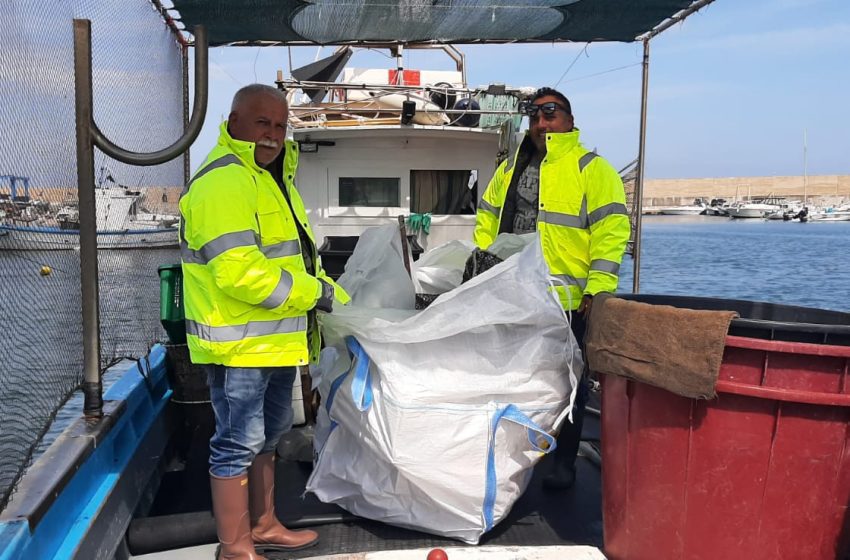  Cagliari – Con FLAGS i pescatori liberano dai rifiuti i mari dell’isola