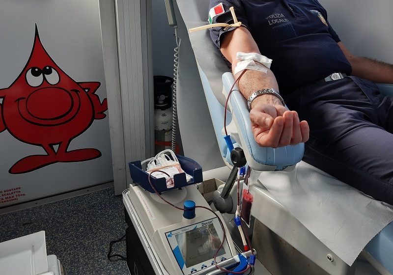  Sassari – Polizia locale, in prima linea per donazioni di defibrillatori e sangue