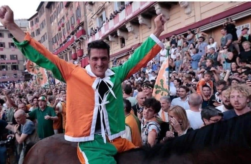  Palio di Siena, “Tittia” Giovanni Atzeni vince per la decima volta, la quinta consecutiva