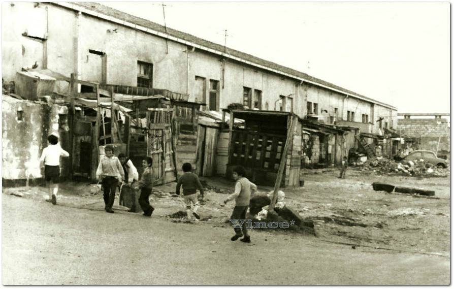 Bambini nel vecchio quartiere di Montelepre