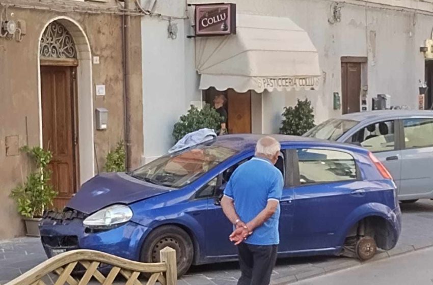  Sorso – Uomo gira in paese con l’auto senza una ruota