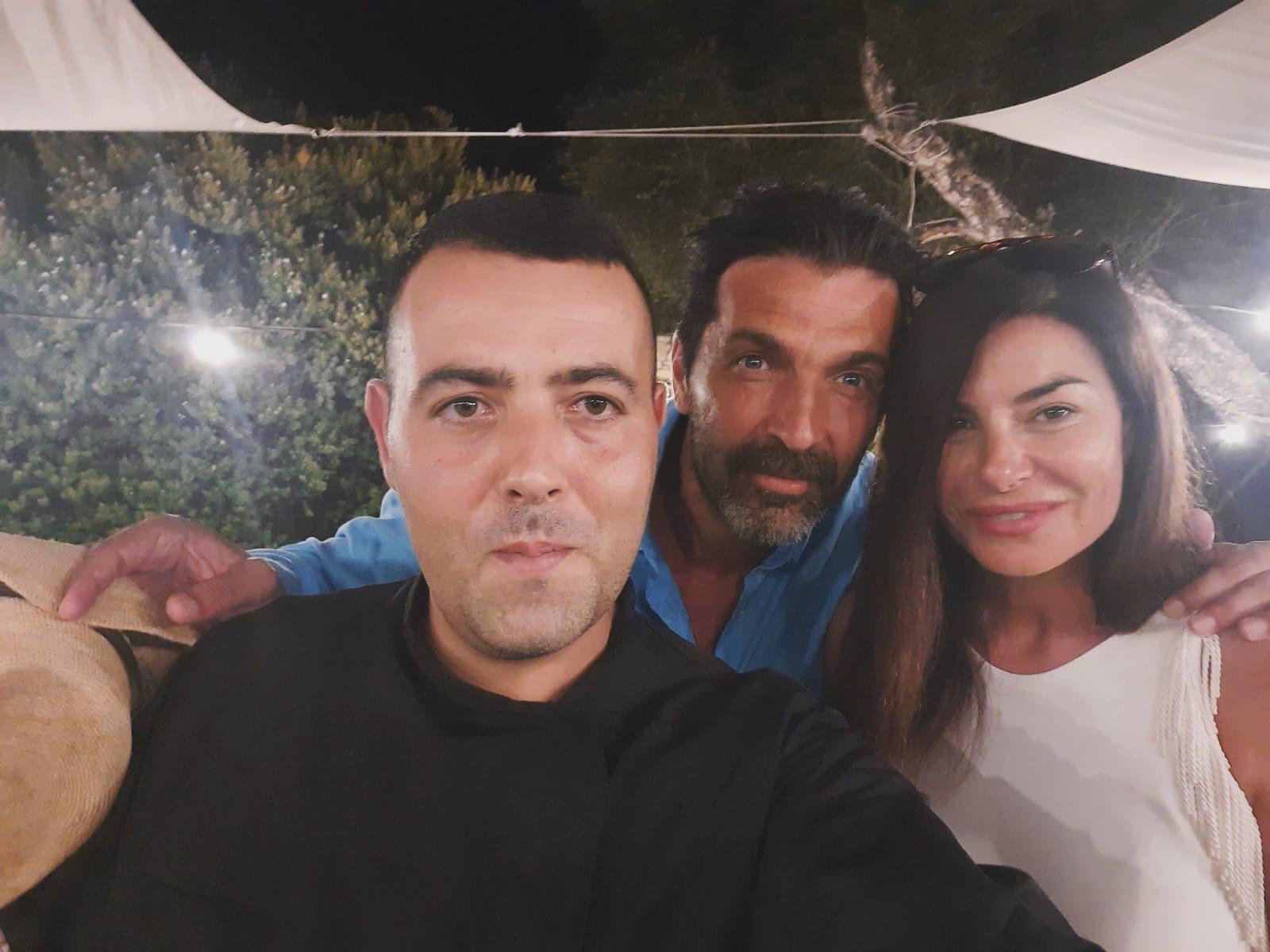 Gigi Buffon e Ilaria d'Amico in vacanza in Sardegna